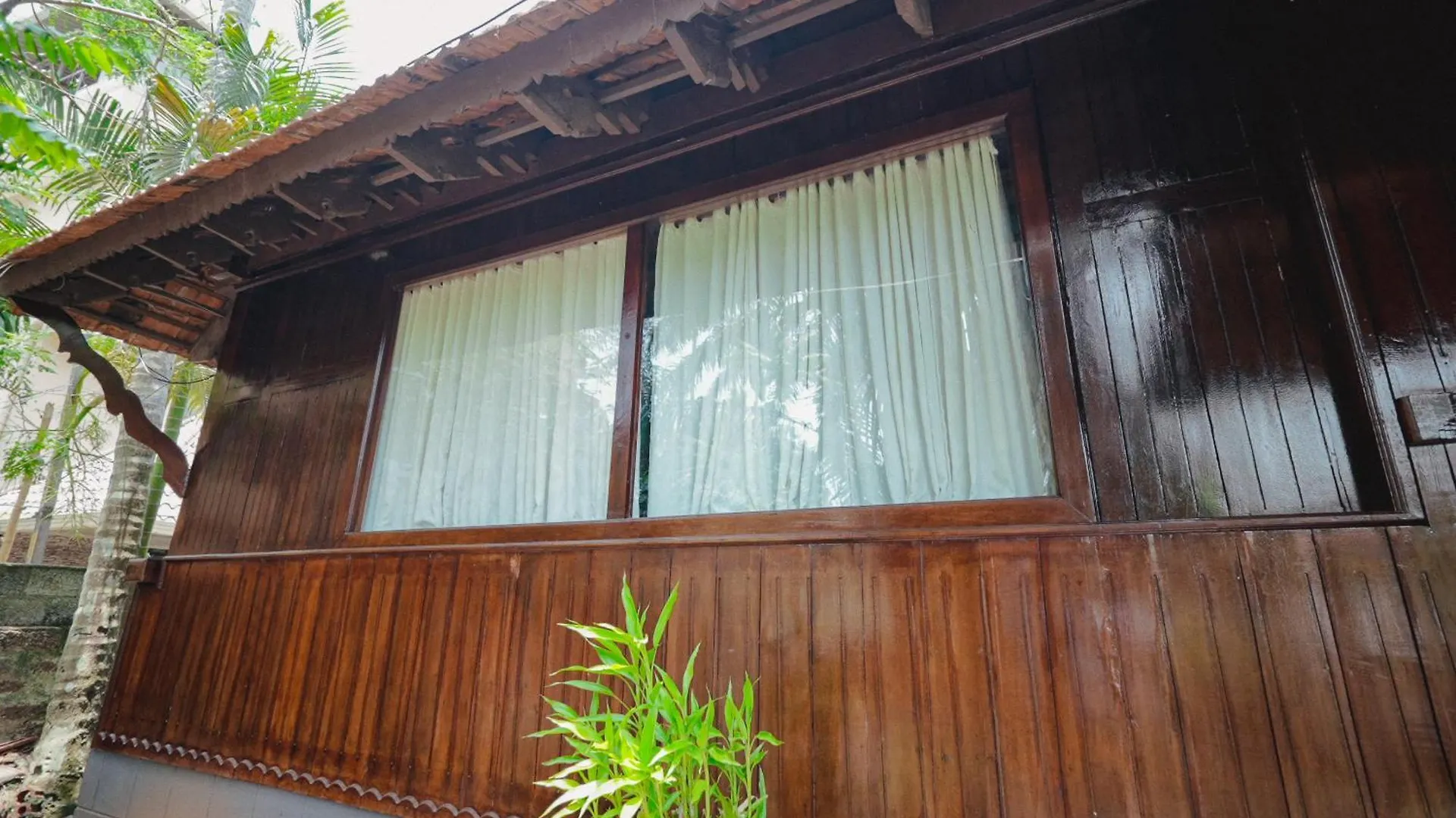 Raja Park Beach Resort Varkala